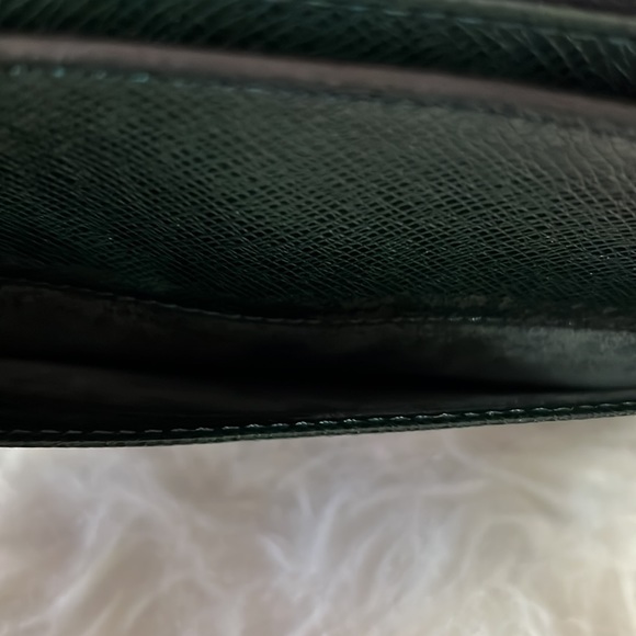 Louis Vuitton Orsay Green Taiga - Picture 9 of 17